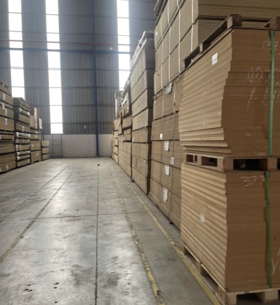 xưởng ván ép ở dĩ an bình dương