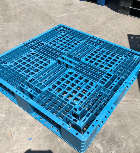 Pallet nhựa tái sinh HDPE