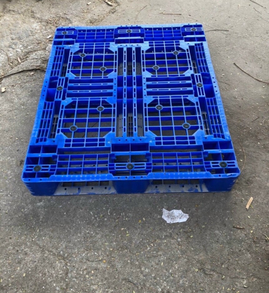Pallet nhựa dĩ an bình dương